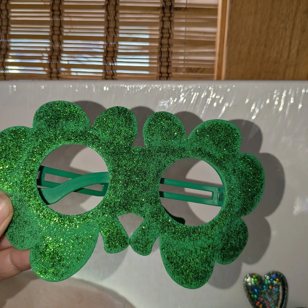 St Patrick's Day Party Pack Accessories. Hats Beads Glasses